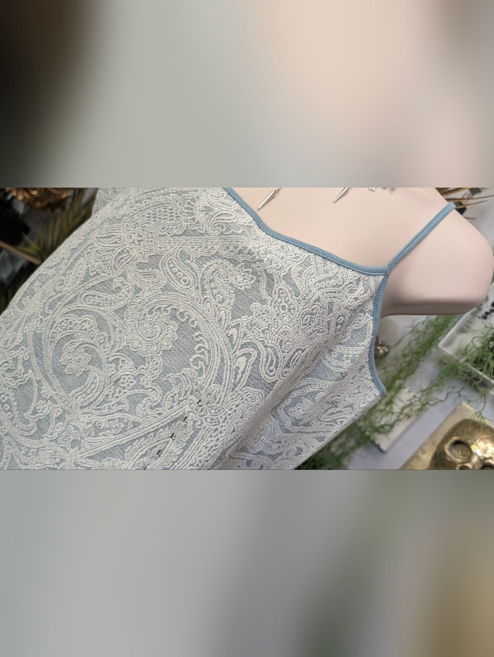LOFT Filigree Embroidery Tank Top LG